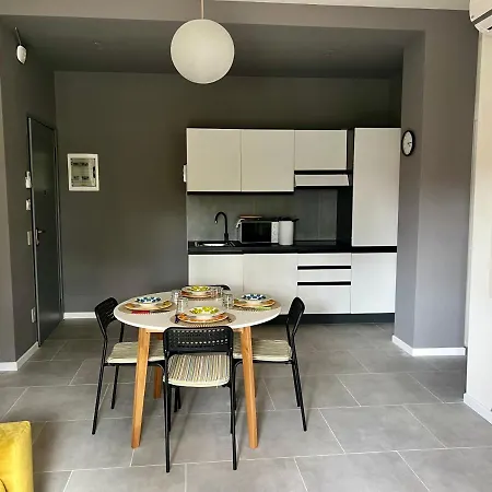 Rosa Di Apartment
